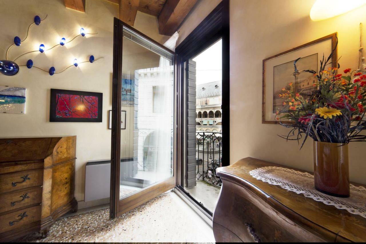 Padovaresidence Apartments - Vista Piazza Delle Erbe E Palazzo Della Ragione Exteriör bild