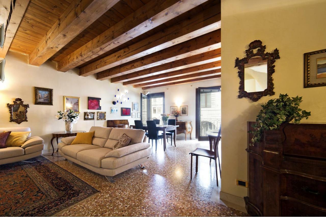 Padovaresidence Apartments - Vista Piazza Delle Erbe E Palazzo Della Ragione Exteriör bild